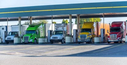 Fleet fuel efficiency guide: 5 best practices for better MPG + cost savings.