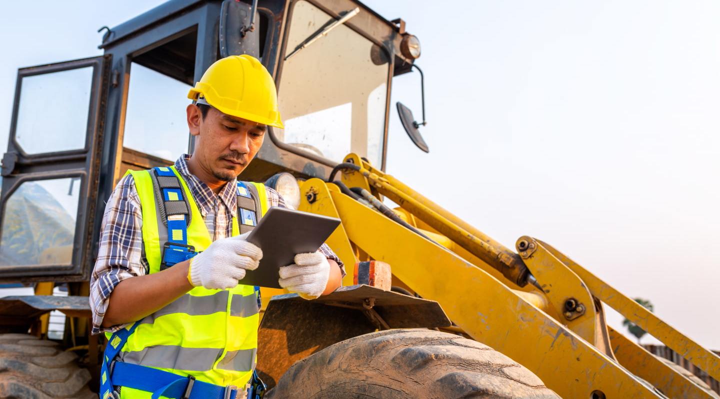 How construction fleet tracking can prevent theft and increase productivity.
