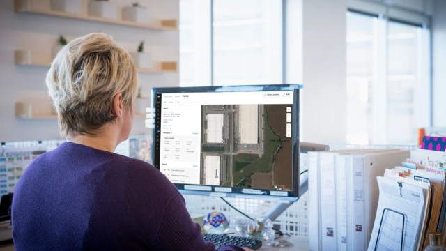 fleet manager monitoring reefer tracking