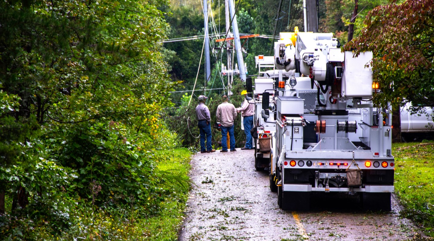 Keeping your community connected: How utility and telecom fleets drive efficiency with Motive.