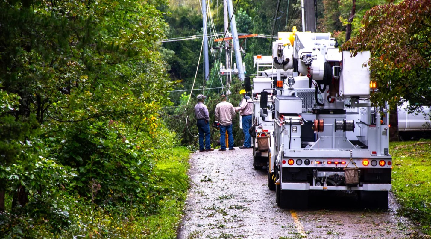 Learn how utility and telecom fleets drive efficiency with Motive.
