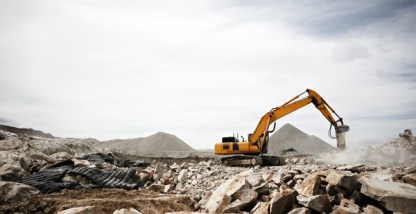 6 features to maximize utilization with construction fleet maintenance software.