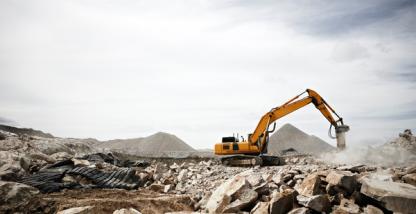 6 features to maximize utilization with construction fleet maintenance software.