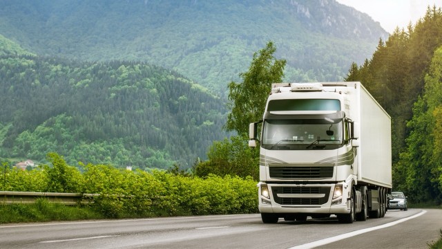 Great Britain Fleet Compliance Guide - image of vehicles on the road